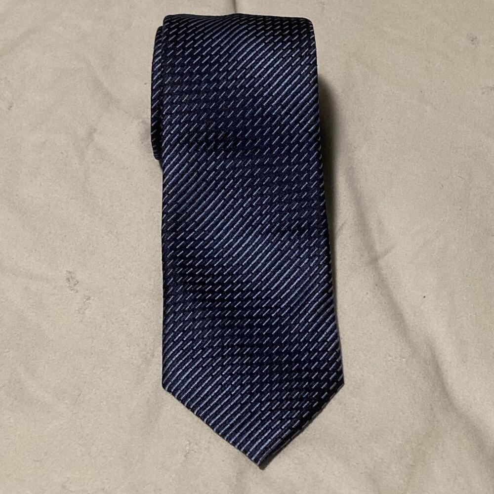 NWOT Van Heusen Tie 59/2.75